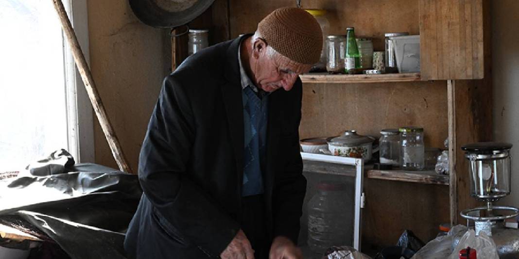 Türkiye’nin “Yerli Robinson’u”: İki kanal arasındaki adacıkta sürdüğü yaşamla dikkat çekiyor 5